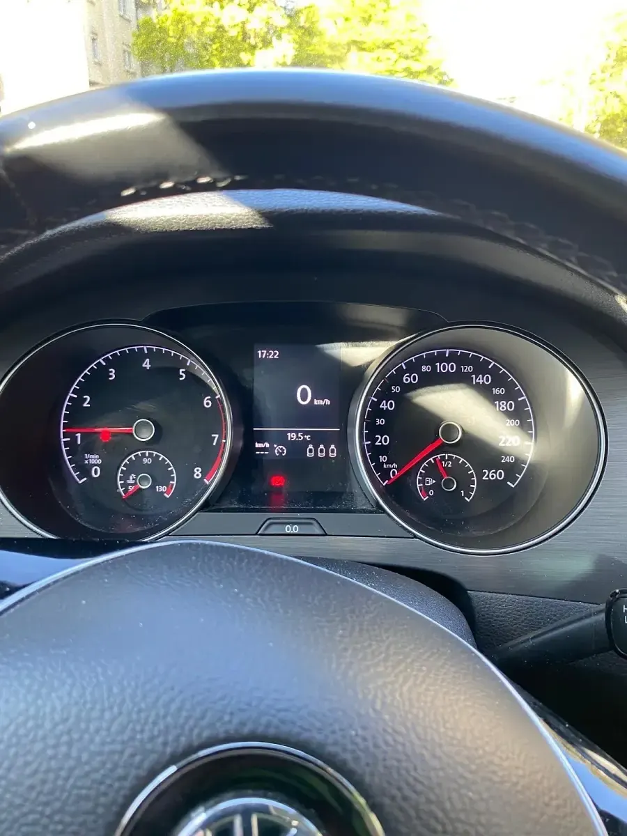 Gebraucht VW Golf VII 130 PS (95 kW) 2019 Silber Limousine
