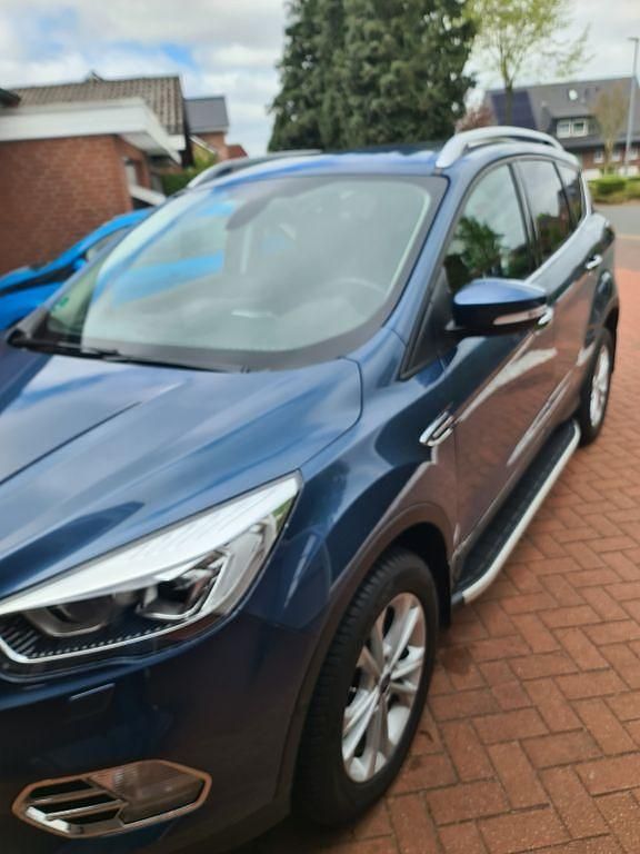 Gebraucht Ford Kuga Titanium 150 PS (110 kW) 2018 Blau SUV