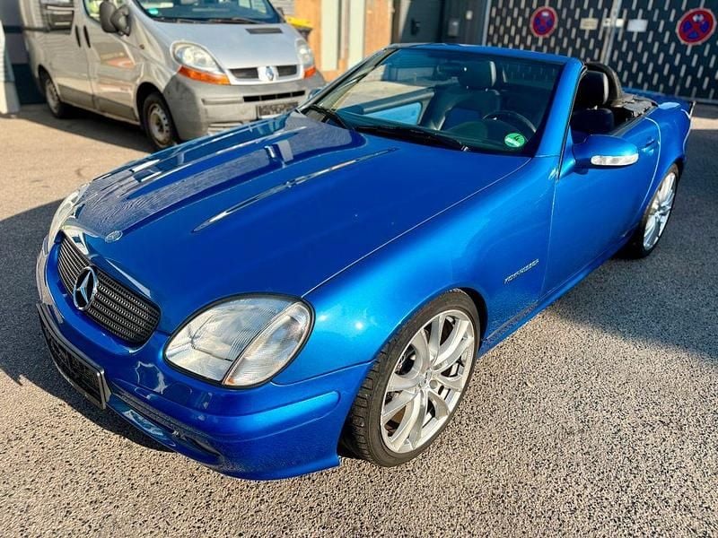 Blau Gebraucht 2001 Mercedes SLK200 Cabrio | 6.450 € (Fairer Preis) - Bild 1/4