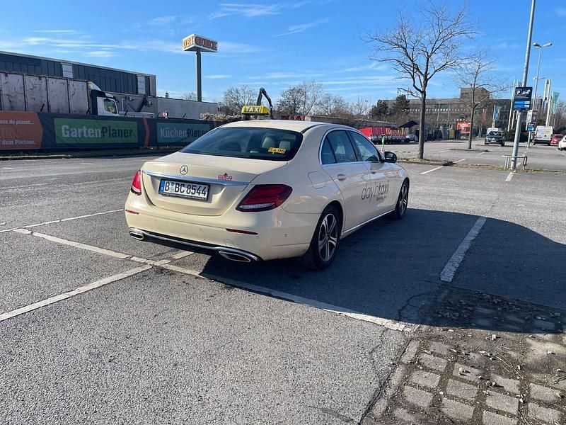 Gebraucht Mercedes E200 160 PS (117 kW) 2019 Beige Limousine