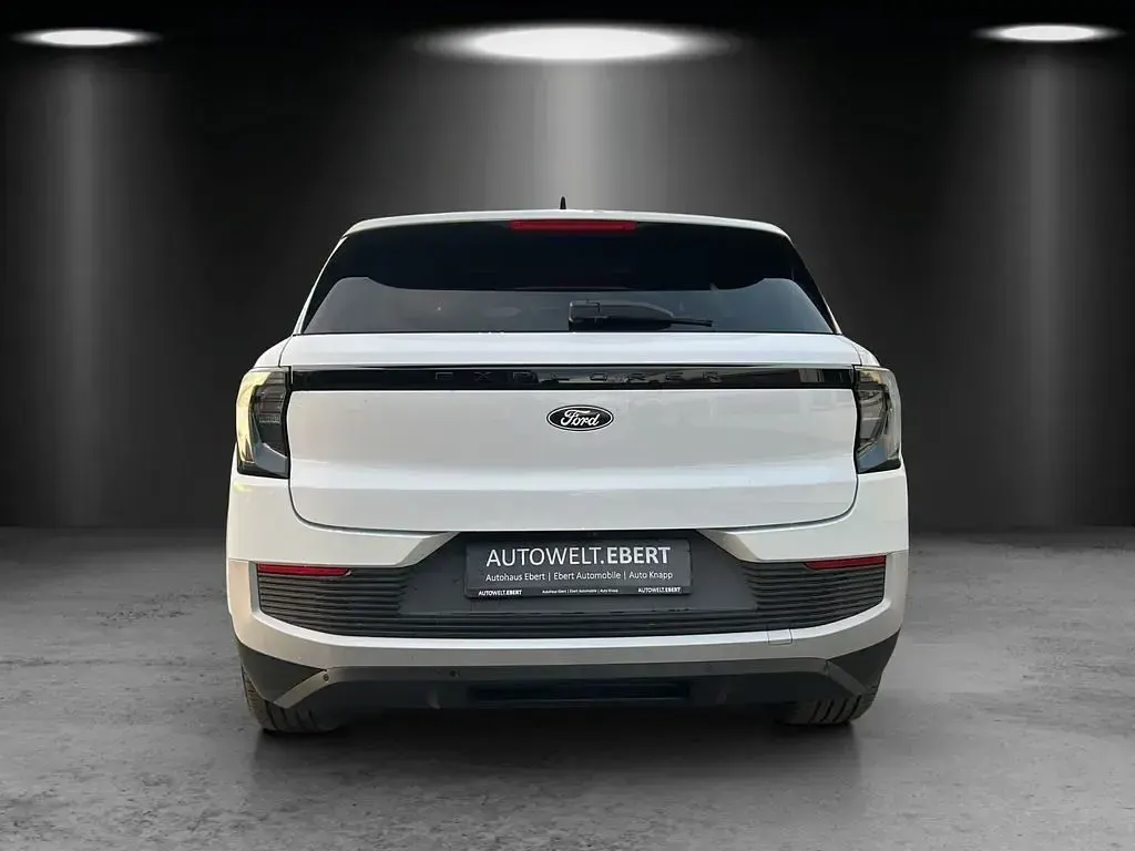 Używany Ford Explorer Premium 250 kW (340 KM) 2025 Biały SUV