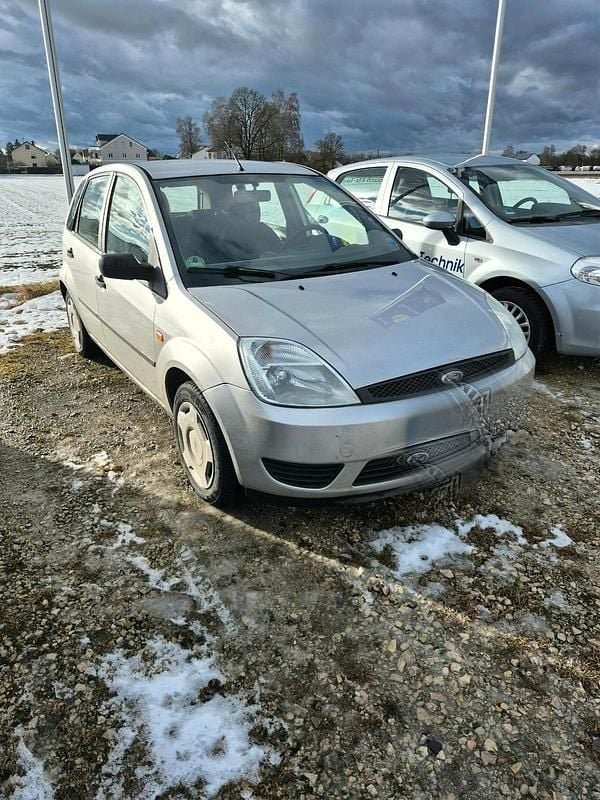 Brugt Ford Fiesta 70 HK (51 kW) 2005 Sølv Hatchback