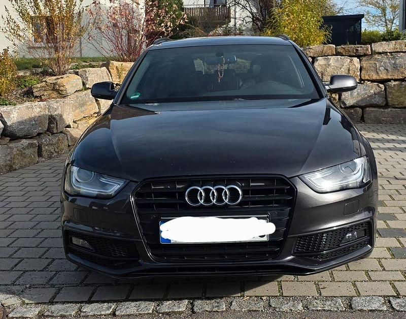 Schwarz Gebraucht 2014 Audi A4 S-Line Kombi | 11.000 € (Etwas zu teuer) - Bild 1/4