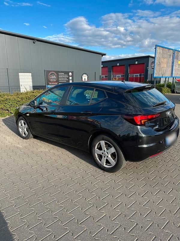 Gebraucht Opel Astra 2016 Schwarz Kleinwagen