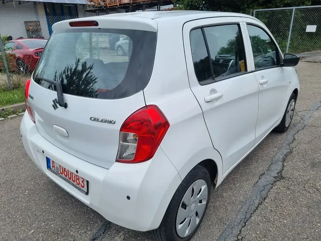Gebraucht Suzuki Celerio Comfort 68 PS (50 kW) 2015 Weiß Kleinwagen