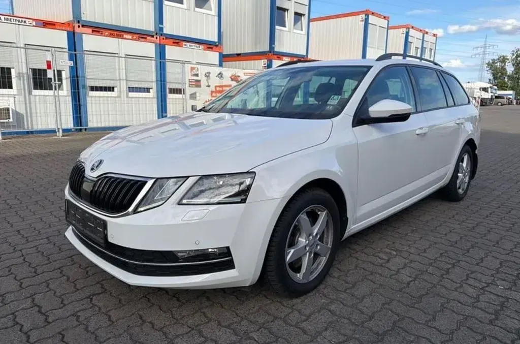 Gebraucht Skoda Octavia Style 190 PS (139 kW) 2019 Weiß Kombi