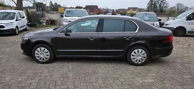 Gebraucht Skoda Superb Elegance 160 PS (117 kW) 2014 Grau Limousine
