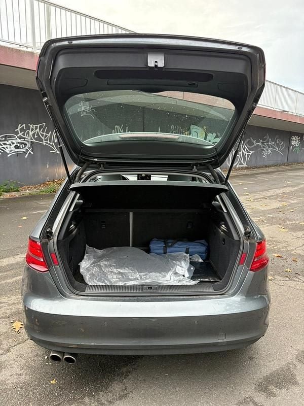 Gebraucht Audi A3 Attraction 180 PS (132 kW) 2013 Silber Limousine