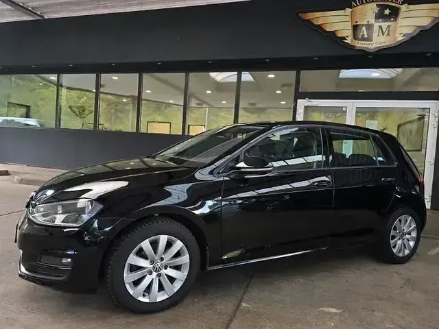 Gebraucht VW Golf VII Trendline 120 PS (88 kW) 2016 Andere Limousine