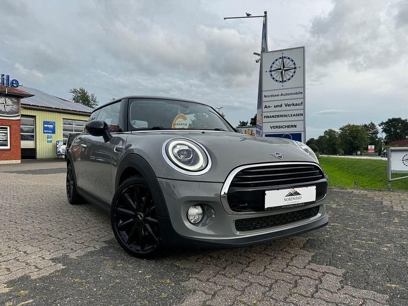 Grau Gebraucht 2019 Mini Cooper Chili Kleinwagen | 16.890 € (Guter Preis) - Bild 1/4