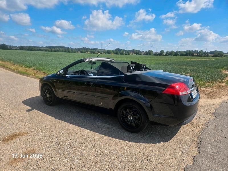 Schwarz Gebraucht 2007 Ford Focus Cabriolet Cabrio | 5.000 € (Teuer) - Bild 1/4