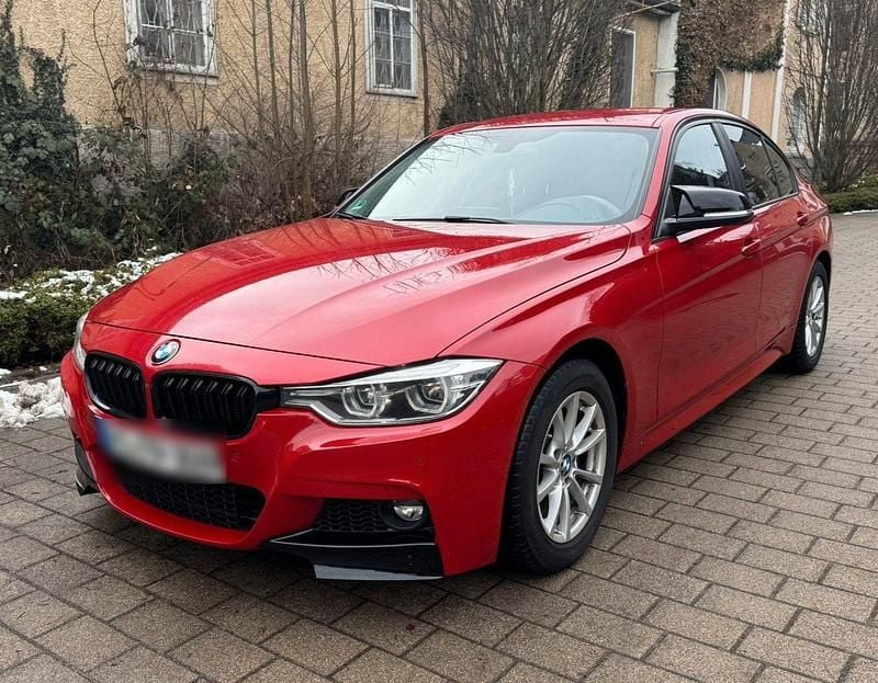 Gebraucht BMW 320 Efficient Dynamics 163 PS (119 kW) 2017 Rot Limousine