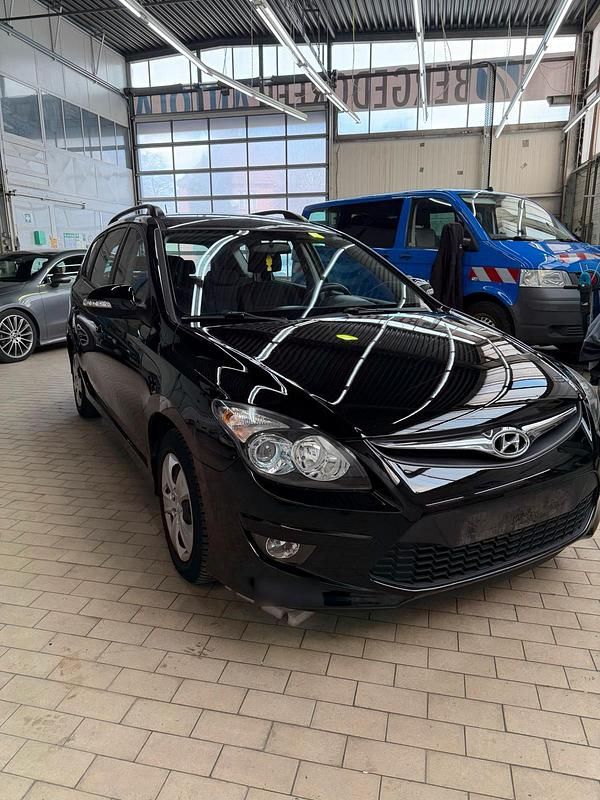 Gebraucht Hyundai i30 Edition 109 PS (80 kW) 2012 Schwarz Kombi