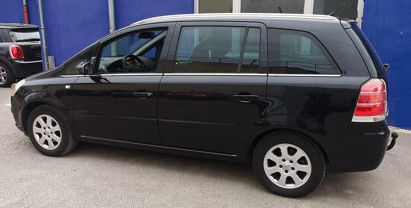 Gebraucht Opel Zafira 140 PS (102 kW) 2008 Schwarz Van / Kleinbus