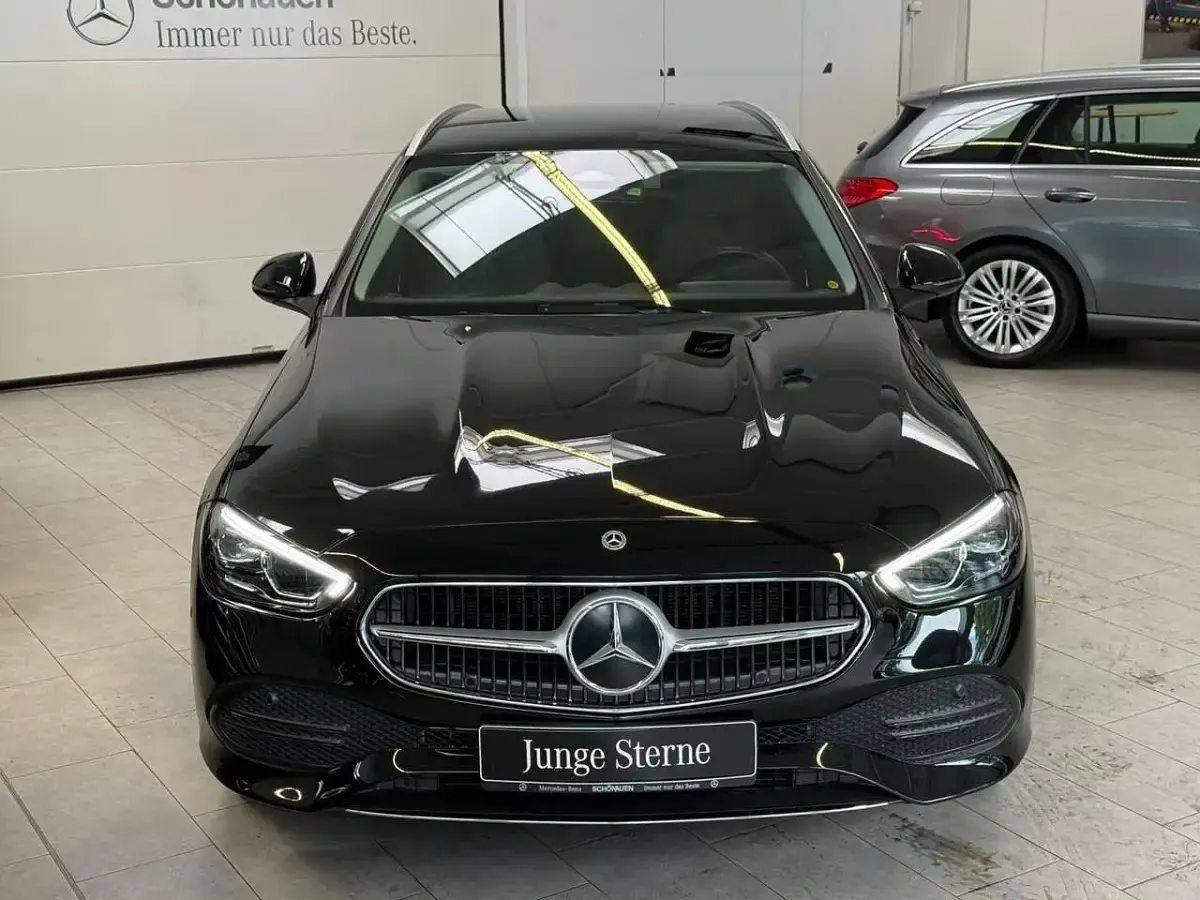 Gebraucht Mercedes C300e Avantgarde 313 PS (230 kW) 2023 Schwarz Limousine