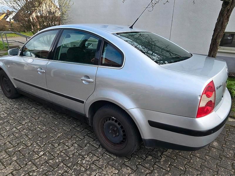 Gebraucht VW Passat 130 PS (95 kW) 2003 Grau Limousine