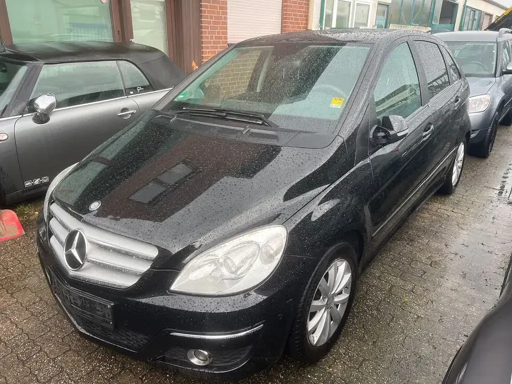Gebraucht Mercedes B180 109 PS (80 kW) 2011 Schwarz Van / Kleinbus