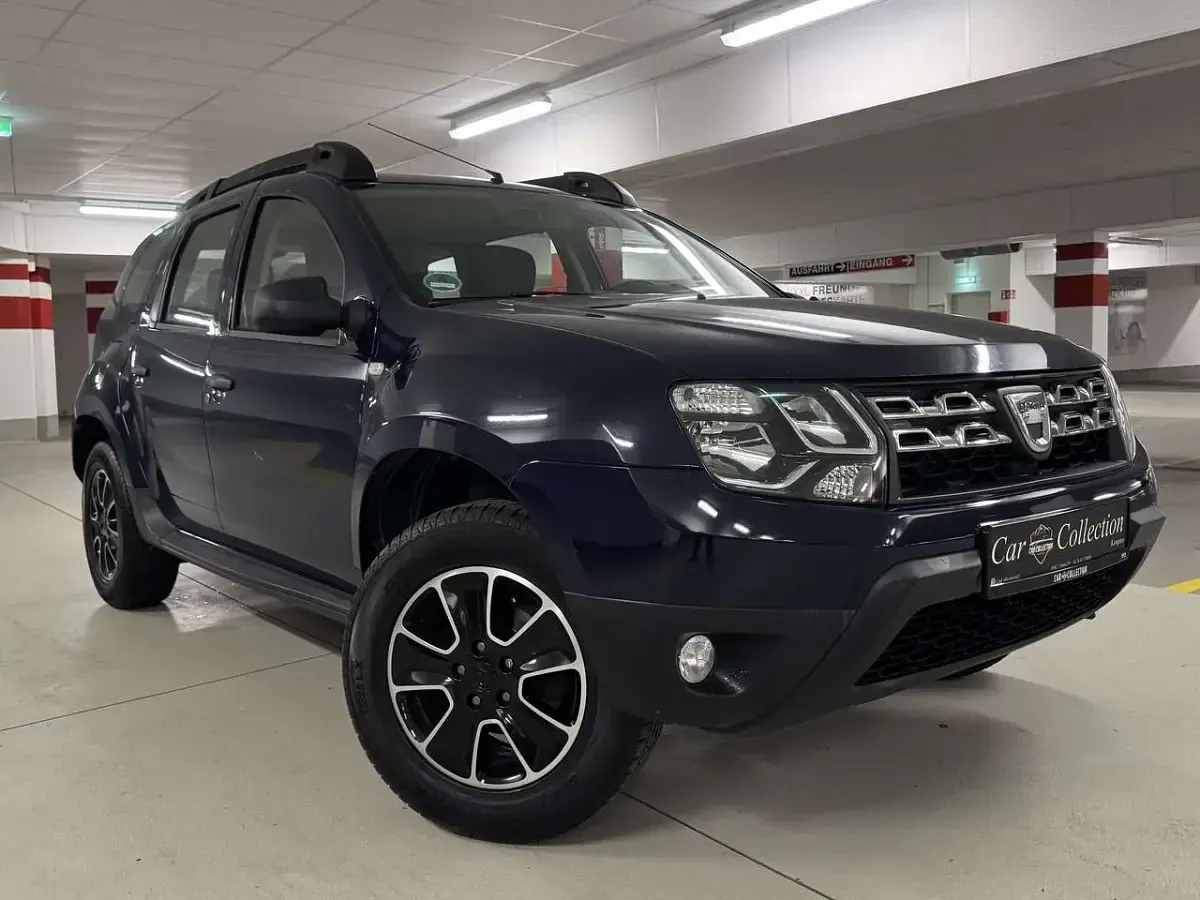 Gebraucht Dacia Duster Basis 114 PS (83 kW) 2017 Blau marine SUV