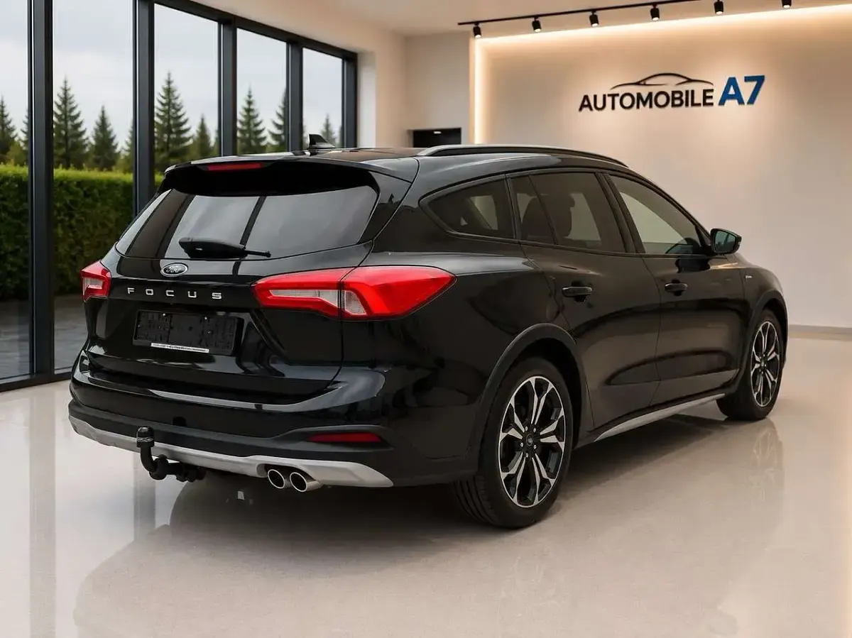 Gebraucht Ford Focus Active X 155 PS (114 kW) 2021 Agate black Kombi