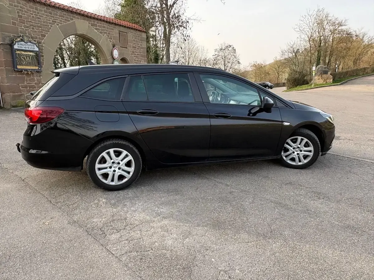Gebraucht Opel Astra Active 136 PS (100 kW) 2017 Schwarz Kombi