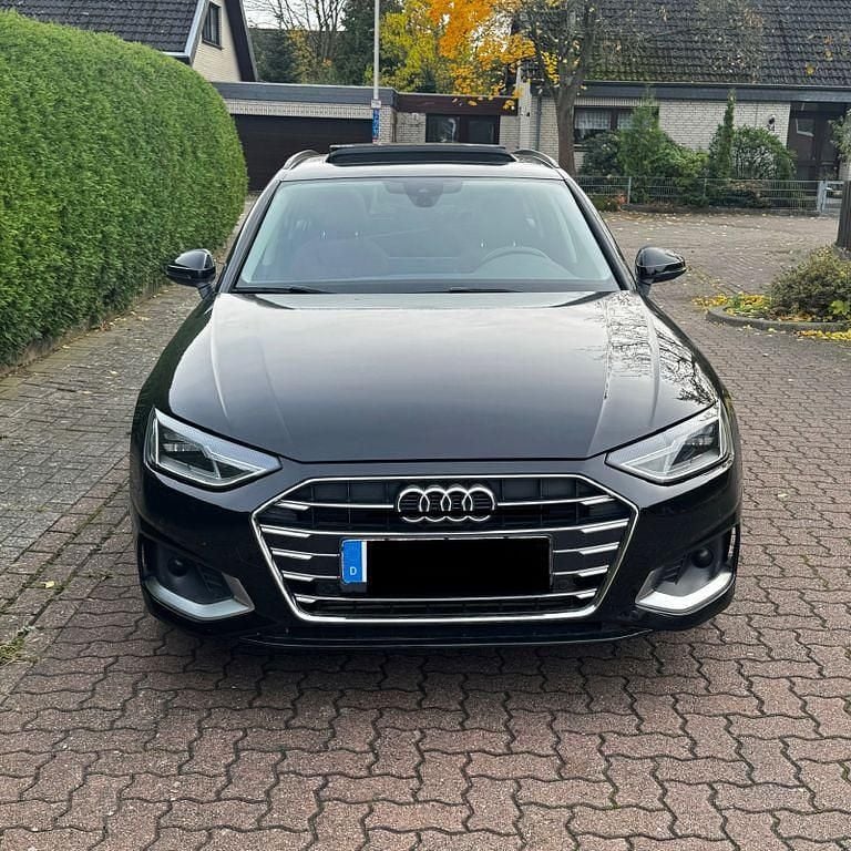Schwarz Gebraucht 2020 Audi A4 Ambiente Kombi | 20.950 € (Superpreis) - Bild 1/4
