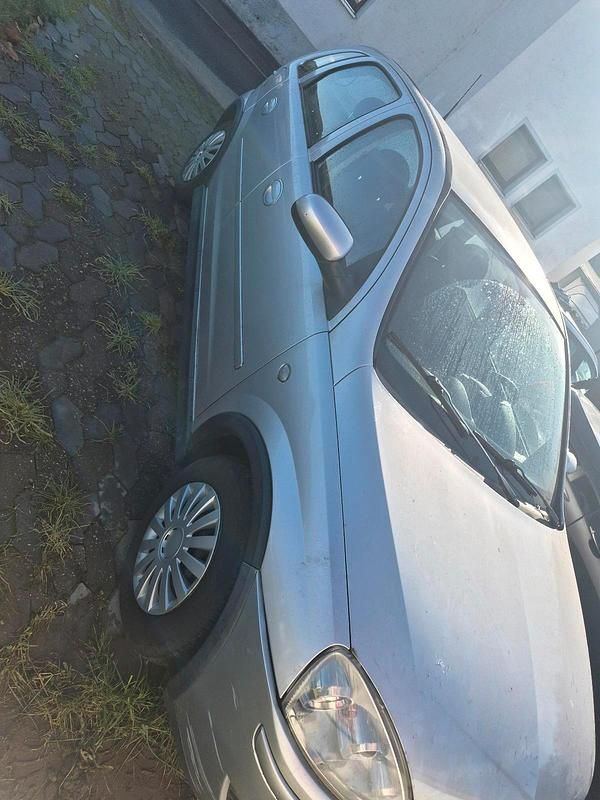 Gebraucht Opel Corsa 80 PS (58 kW) 2006 Silber Kleinwagen