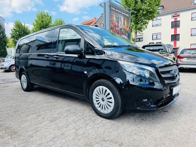 Obsidianschwarz metallic Gebraucht 2019 Mercedes Vito Van / Kleinbus | 23.400 € (Fairer Preis) - Bild 1/4