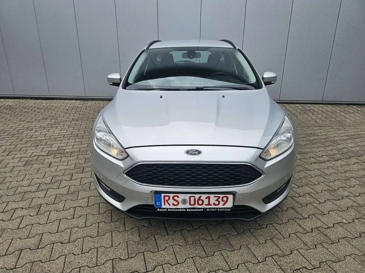 Gebraucht Ford Focus Business Edition 125 PS (91 kW) 2015 Polarsilber metallic Kombi