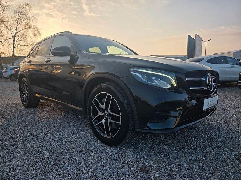 Gebraucht Mercedes GLC250 AMG line 204 PS (150 kW) 2019 Schwarz/baltic black SUV