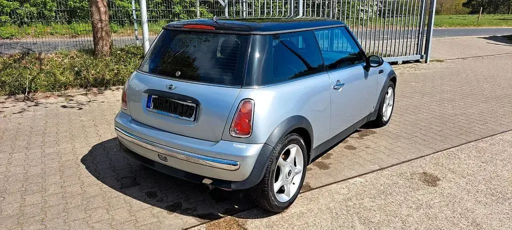Usata Mini ONE 90 CV (66 kW) 2002 Argento Utilitaria