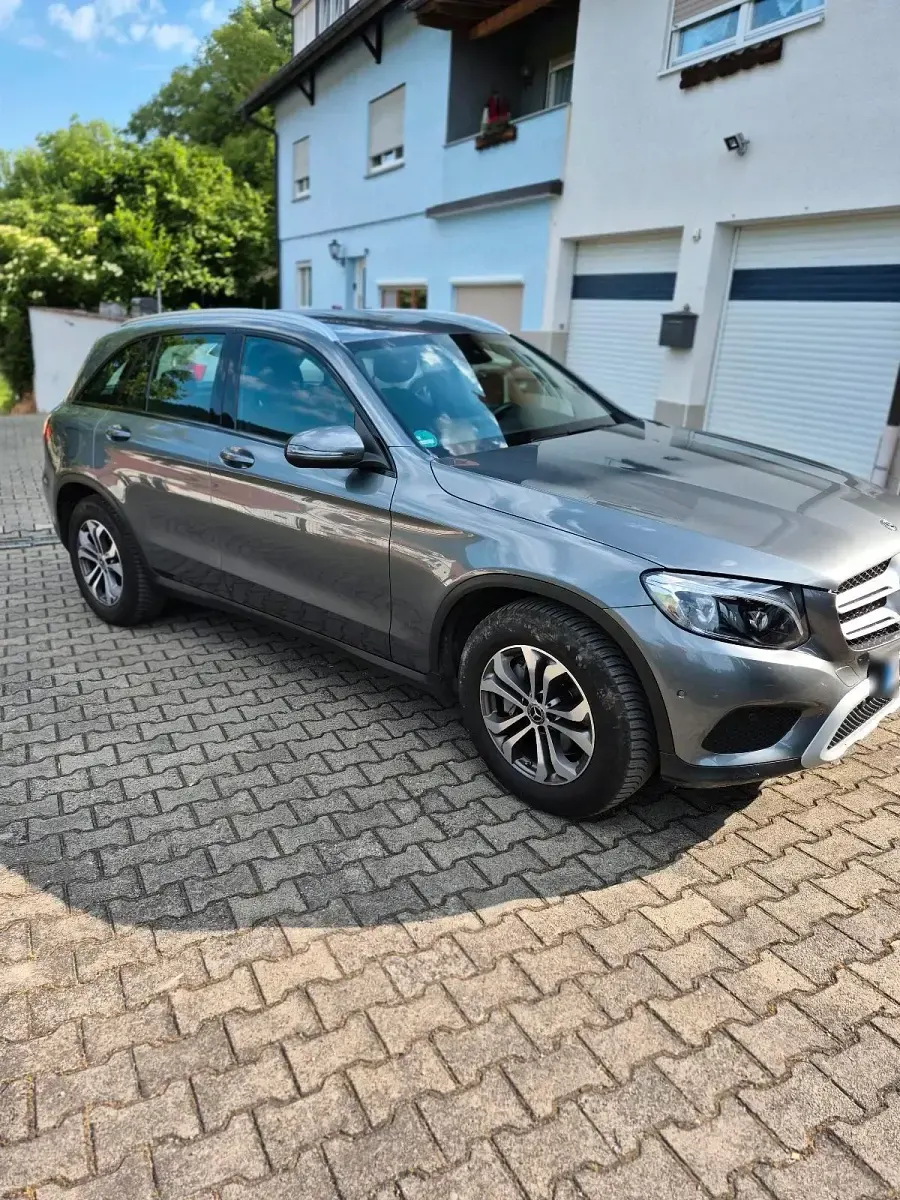 Gebraucht Mercedes GLC220 170 PS (125 kW) 2018 Grau SUV