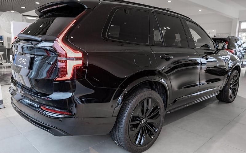 Neu Volvo XC90 Plus 455 PS (334 kW) 2026 Schwarz SUV