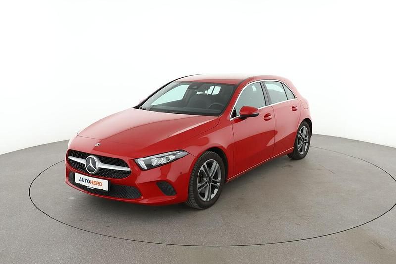 Rot Gebraucht 2019 Mercedes A200 Limousine | 20.810 € (Guter Preis) - Bild 1/3