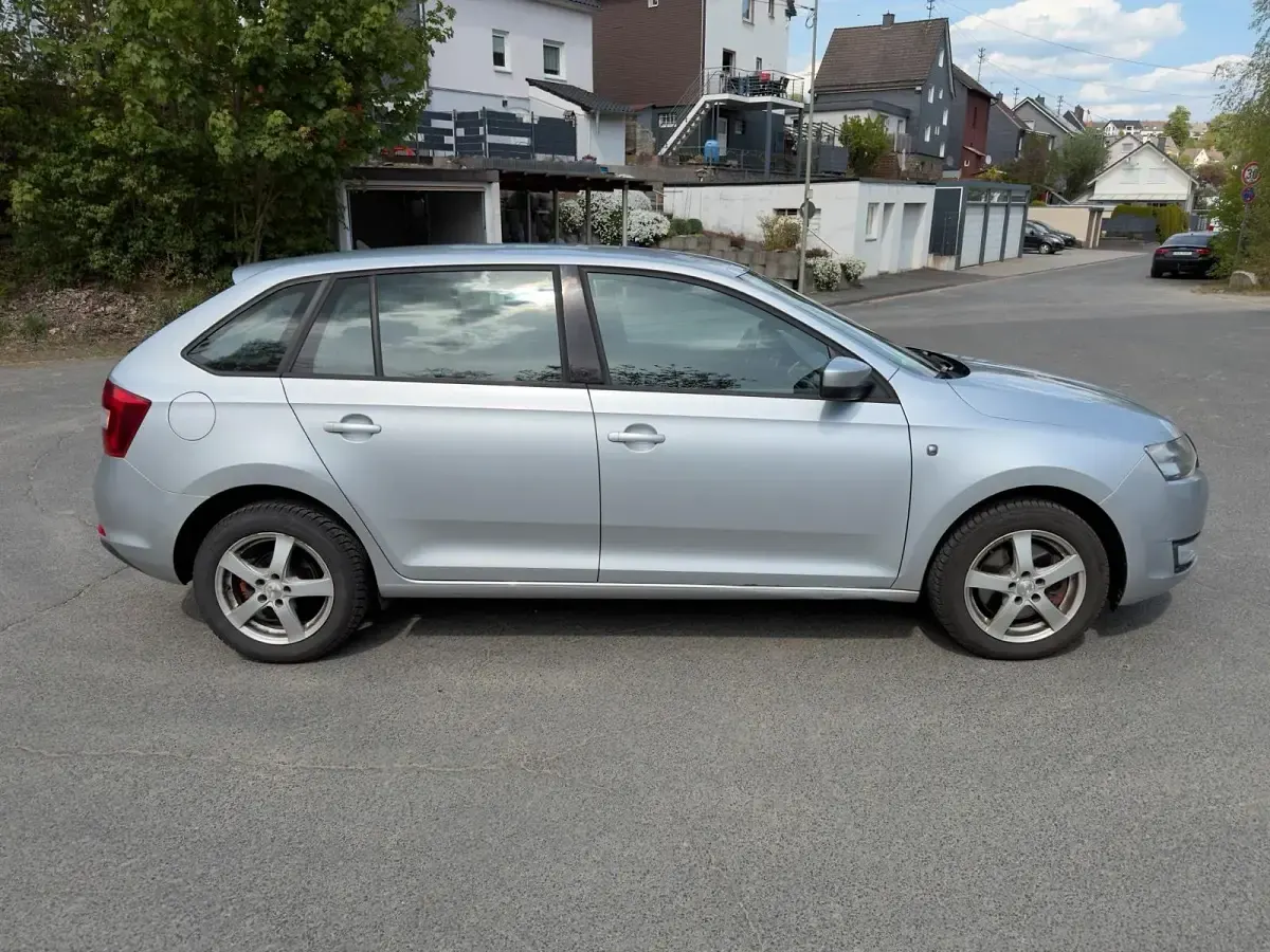 Usata Skoda Rapid 105 CV (77 kW) 2014 Argento Utilitaria