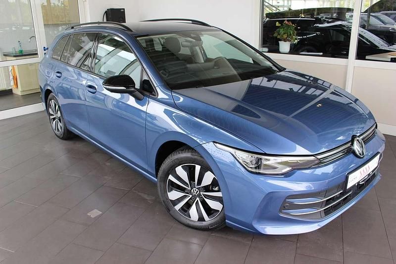 Gebraucht VW Golf VIII Goal 150 PS (110 kW) 2024 Anemonenblau Kombi