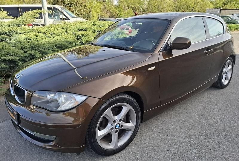 Second-hand BMW 118 Performance 143 CP (105 kW) 2010 Maro Hatchback