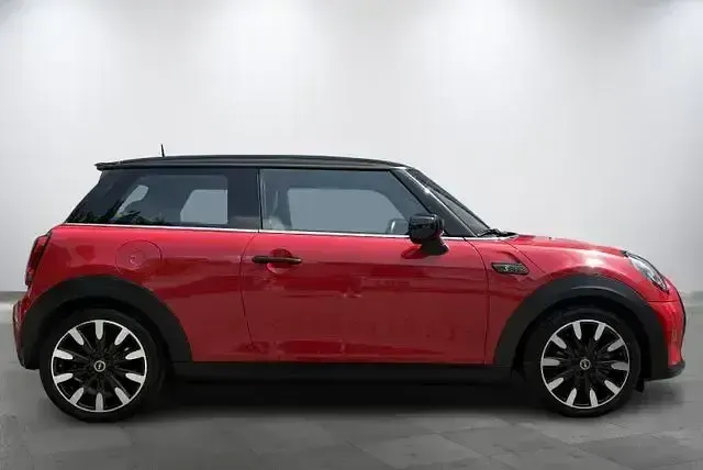 Gebraucht Mini Cooper SE Classic 135 kW (184 PS) 2022 Rot Kleinwagen