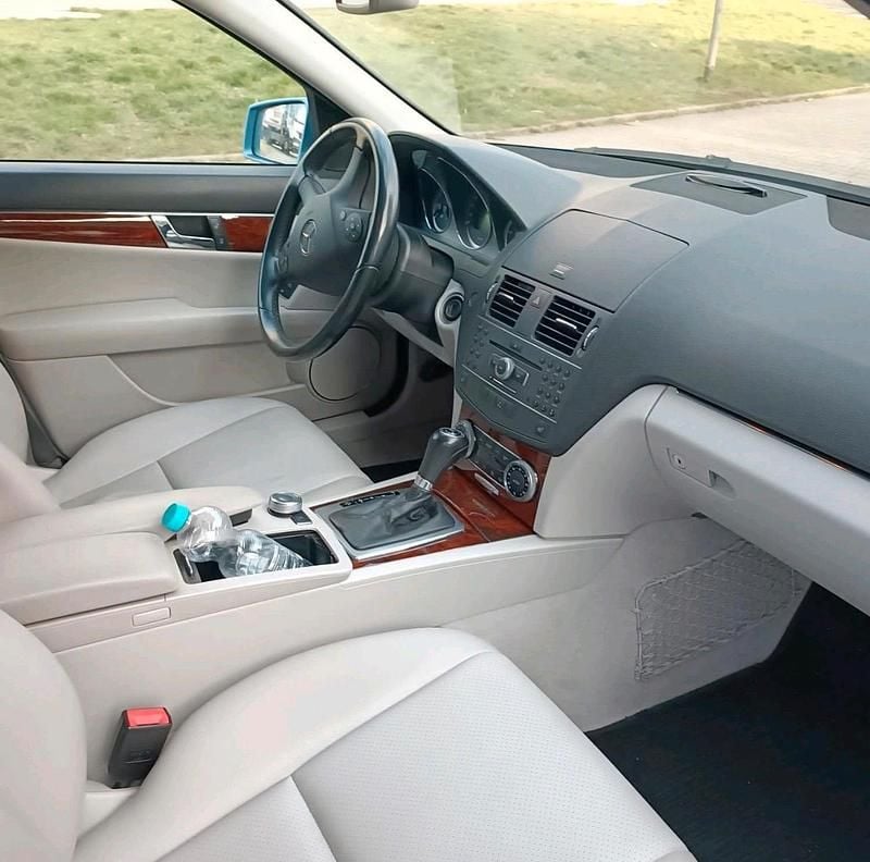 Gebraucht Mercedes C220 170 PS (125 kW) 2011 Blau Kombi