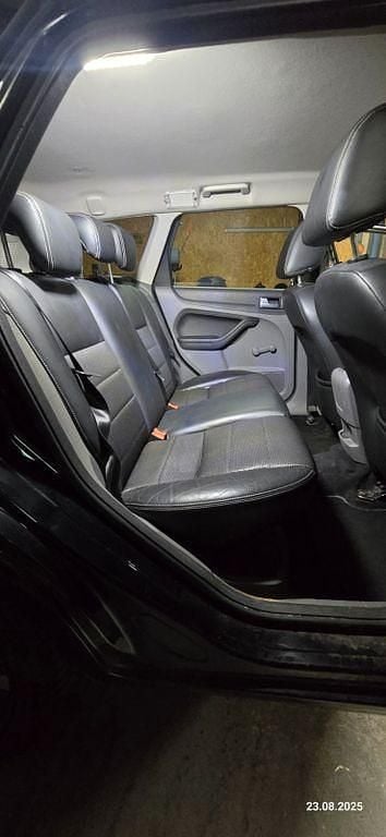 Schwarz Gebraucht 2009 Ford Focus Kombi | 2.150 € (Fairer Preis) - Bild 1/4