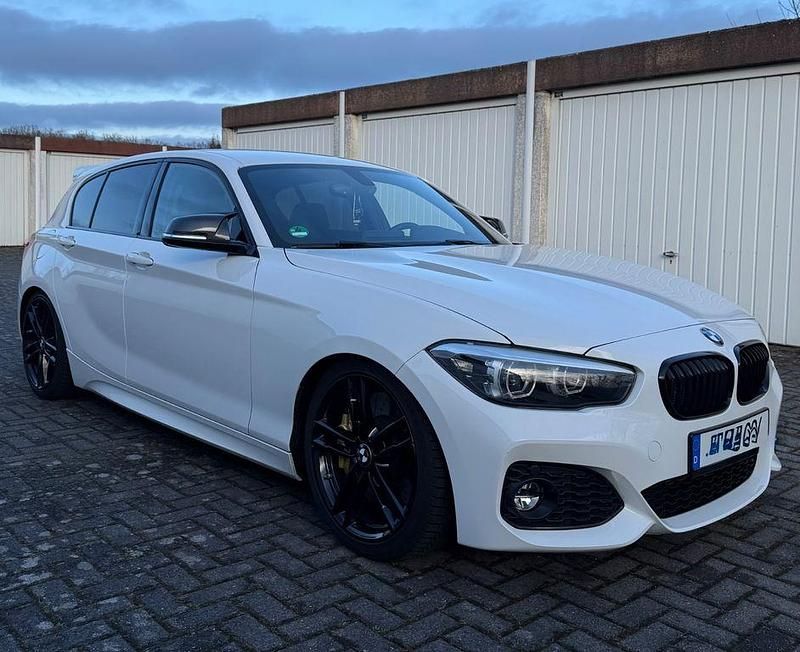 Gebraucht BMW 118 Shadowline 136 PS (100 kW) 2018 Weiß Kleinwagen