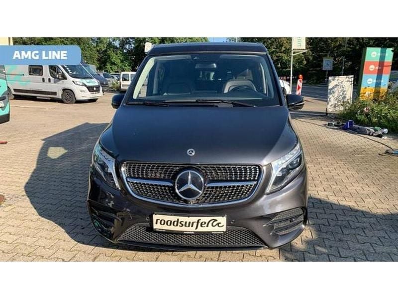 Dunkelgrau (metallic) Gebraucht 2021 Mercedes V300 Marco Polo Van / Kleinbus | 69.500 € (Teuer) - Bild 1/3