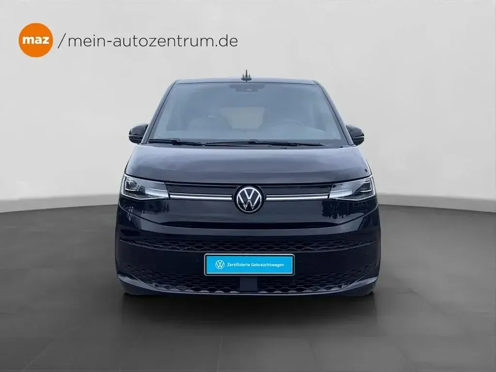 Gebraucht VW Multivan Life 150 PS (110 kW) 2024 Deep black perleffekt Van / Kleinbus