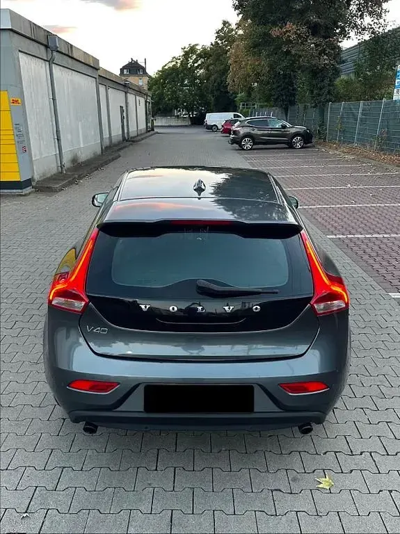 Gebraucht Volvo V40 Business Edition 120 PS (88 kW) 2014 Grau Limousine