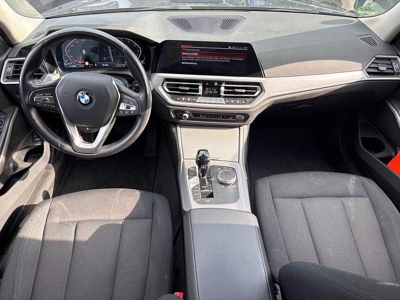 Gebraucht BMW 330 Advantage 286 PS (210 kW) 2021 Grau Limousine