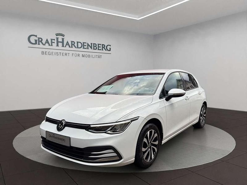 Weiß Gebraucht 2021 VW Golf VIII Active Limousine | 18.555 € (Guter Preis) - Bild 1/4