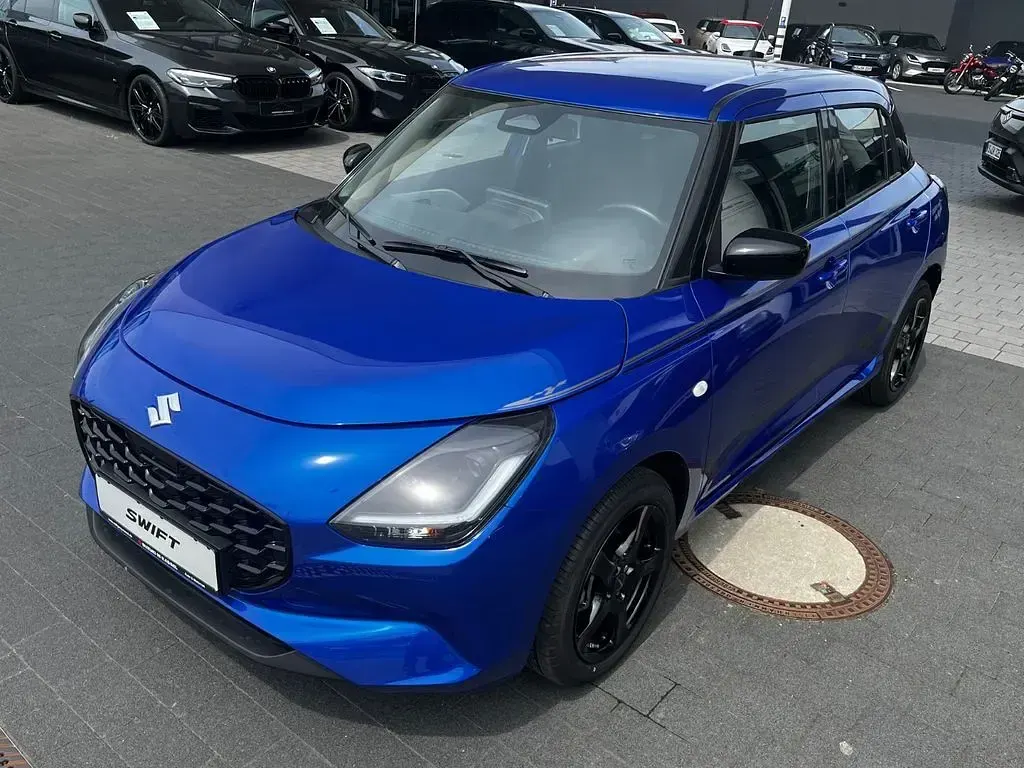Neu Suzuki Swift Club 83 PS (61 kW) 2026 Grau Kleinwagen