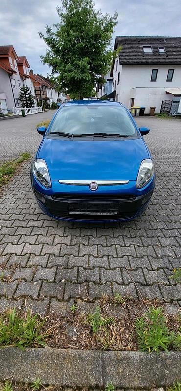 Blau Gebraucht 2012 Fiat Punto Evo Kleinwagen | 3.550 € (Fairer Preis) - Bild 1/4