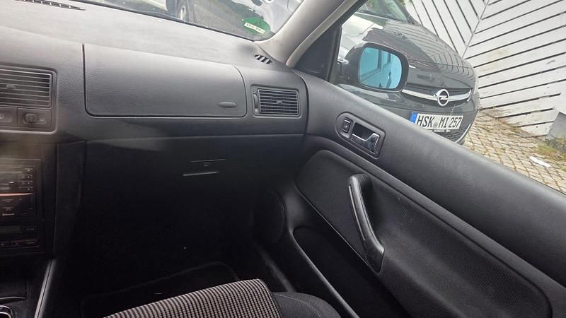 Gebraucht VW Golf IV 115 PS (84 kW) 2000 Schwarz Kleinwagen