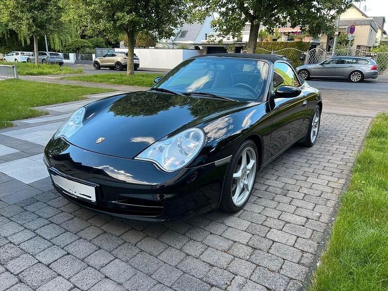 Schwarz Gebraucht 2002 Porsche 911 Carrera Cabriolet Cabrio | 39.911 € (Fairer Preis) - Bild 1/4