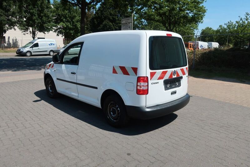 Second-hand VW Caddy 102 CP (75 kW) 2013 Alb Monovolum